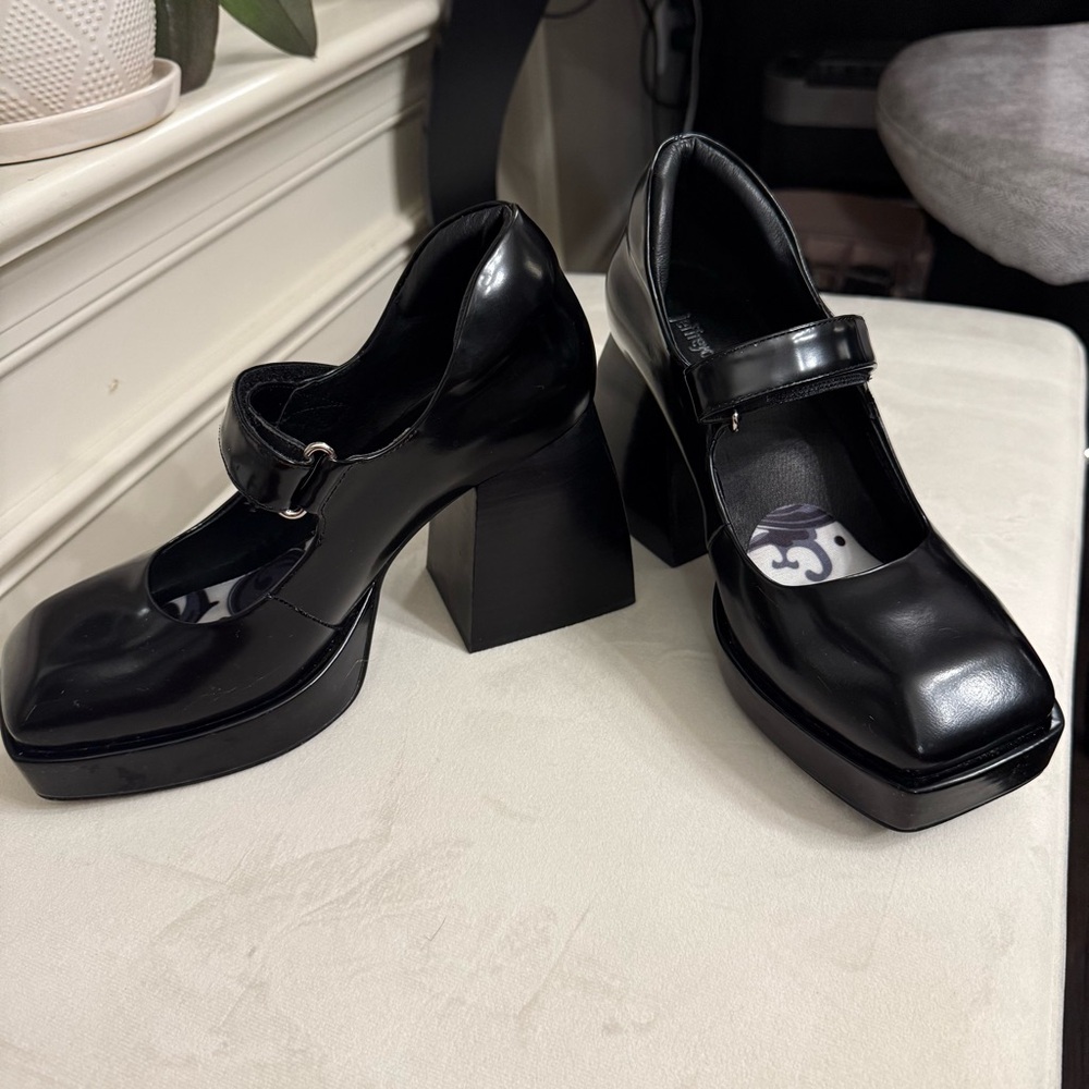 Jeffrey Campbell Reine platform Mary Jane black patent sz 8